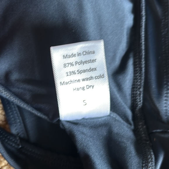 Women’s swim top - Picture 4 of 4